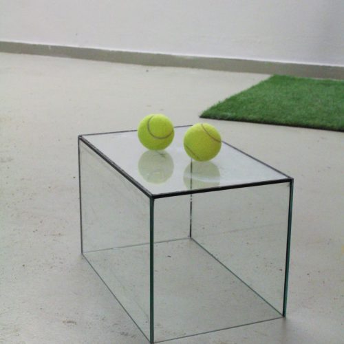 Glass box / Tennis